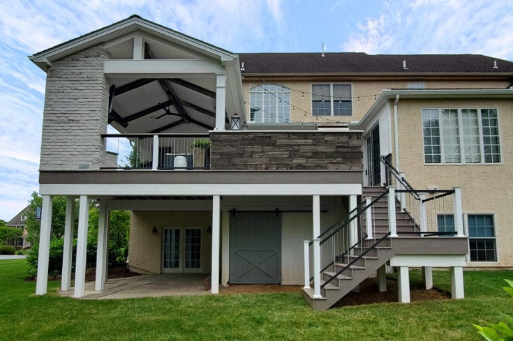 Barnwood Porch / Coastline Azek Deck – West Chester, PA