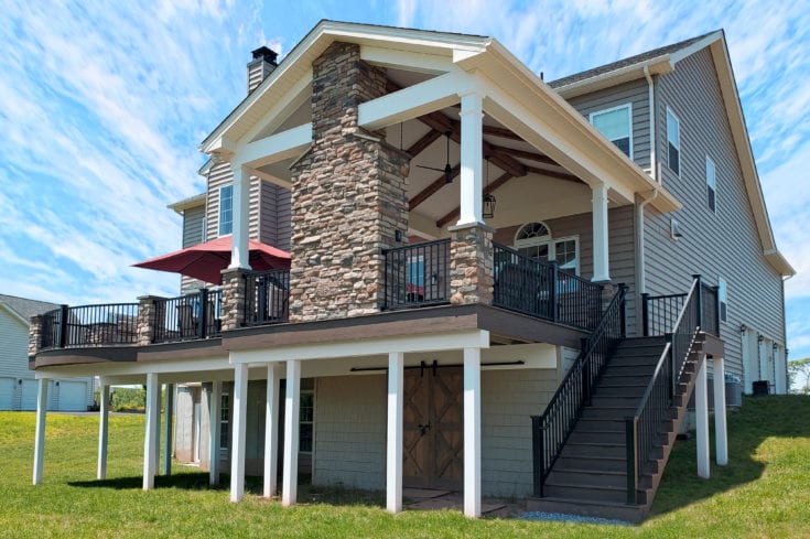 Barnwood Porch / Mocha TimberTech Deck – Furlong, PA