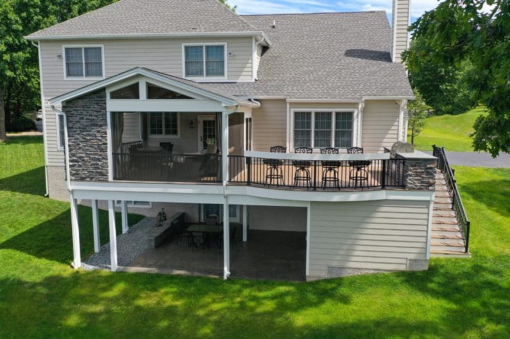 Heritage Screened Porch / Toasted Sand Trex Deck – Glen Mills, PA