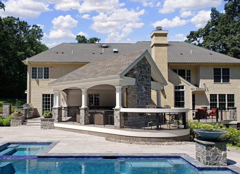 Malloy-timbertech-ashwood-deck-and-porch-with-curved-bar