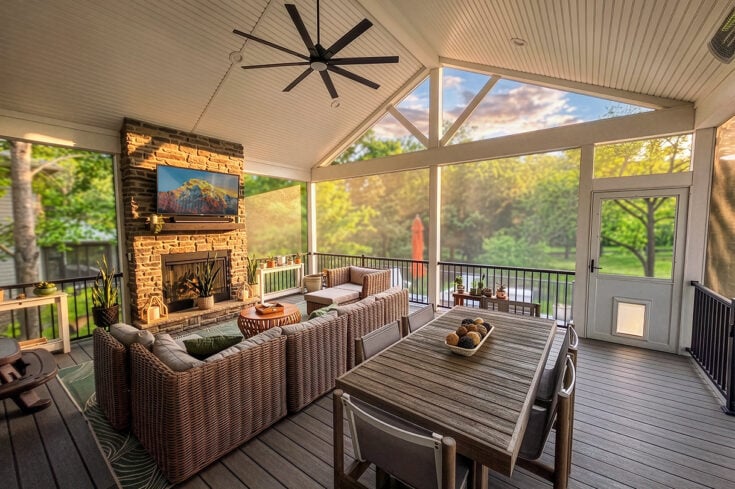 Sea Salt Gray Deck, Screened Porch & Ledgestone Fireplace Retreat – Nashville, TN