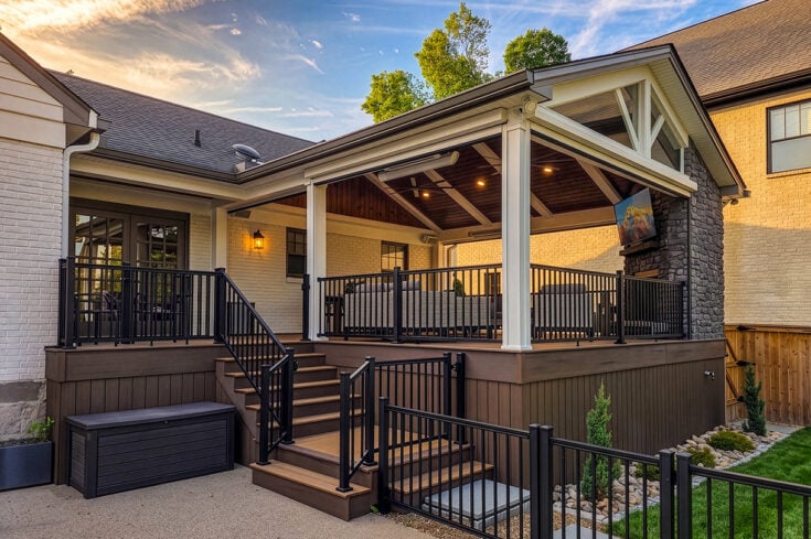 Coconut Husk Deck, Screened Porch & Castle Rock Fireplace – Nashville, TN