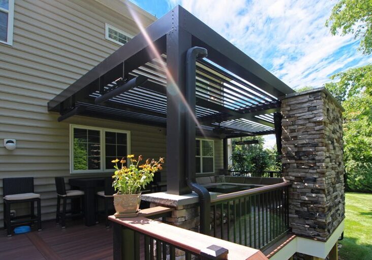 Puchtler-Tudor-Brown-fiberon-deck-and-Arcadia-pergola